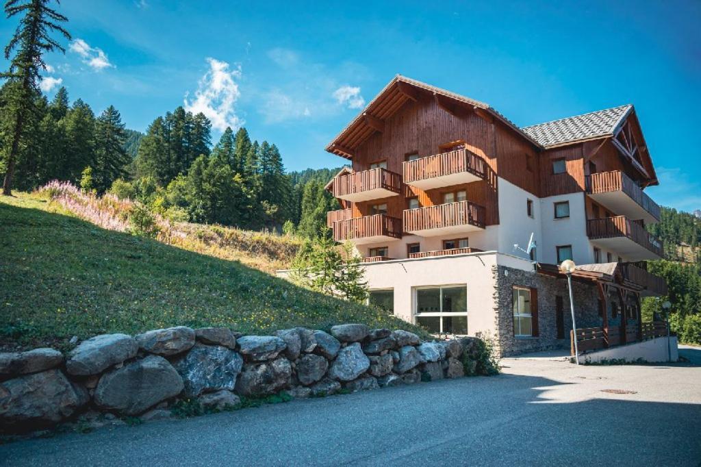 Aparthotel Les Gentianes By Actisource Puy-Saint-Vincent Exteriér fotografie
